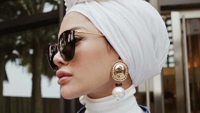 Nikita Mirzani Buka Hijab, Lihat Lagi Gayanya Pakai Turban hingga Syari