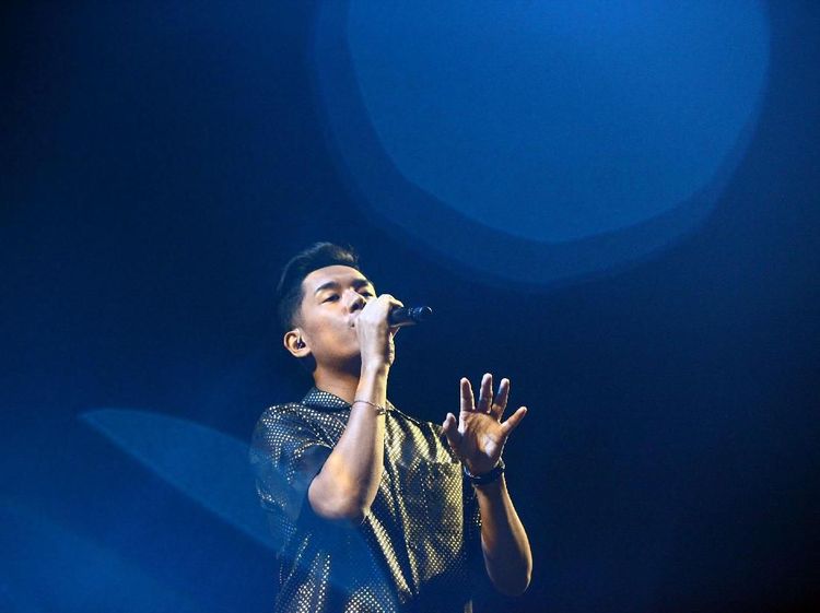 Begini Serunya Jaz Buka Konser Charlie Puth