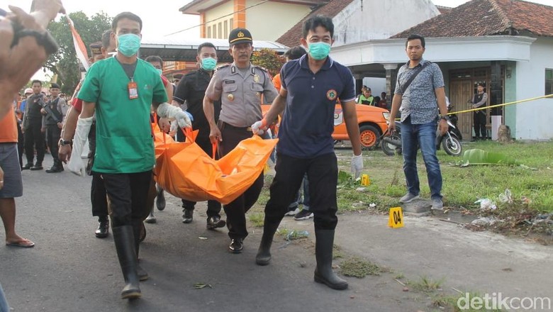 Pelaku Pembunuhan Pasutri di Tulungagung Diduga Idap Gangguan Jiwa Pelaku Pembunuhan Pasutri di Tulungagung Diduga Idap Gangguan Jiwa