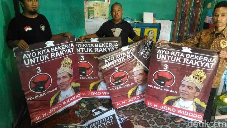 Raja Jokowi Banyumas Ternyata Dipasang Pro-Jokowi Raja Jokowi Banyumas Ternyata Dipasang Pro-Jokowi