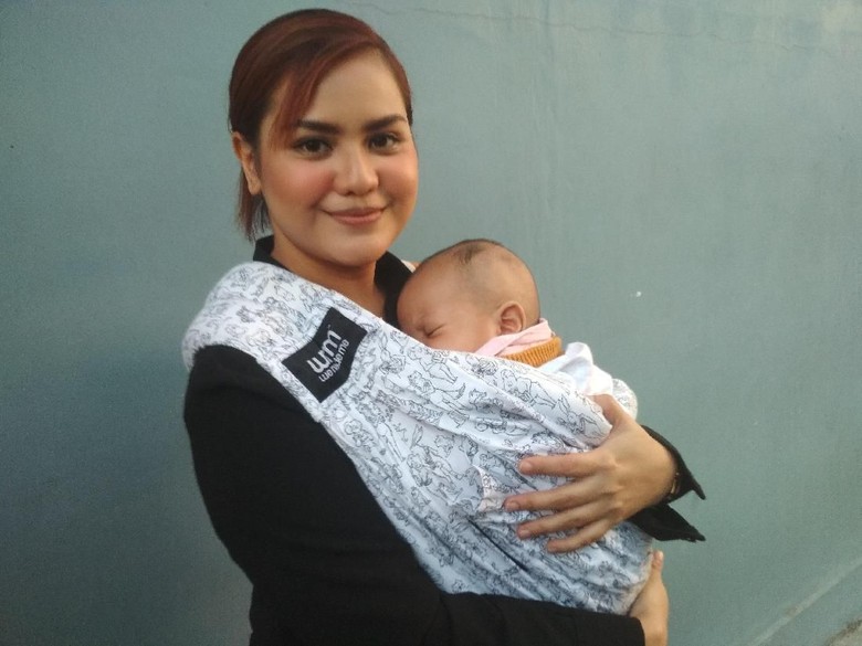 Masuk Usia 4 Bulan, Begini Perkembangan Anak Mytha Lestari Masuk Usia 4 Bulan, Begini Perkembangan Anak Mytha Lestari