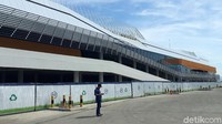 Proyek nasional dermaga premium pengerjaannya hampir rampung 100 persen. 