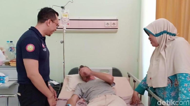 Diare Sembuh, Kondisi Bule Rusia yang Kesasar di Probolinggo Membaik Diare Sembuh, Kondisi Bule Rusia yang Kesasar di Probolinggo Membaik