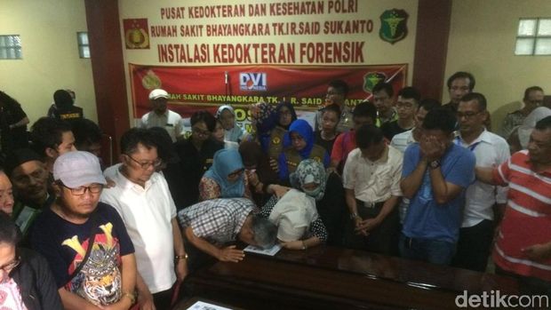 RS Polri Serahkan 3 Jenazah Korban Lion Air ke Keluarga
