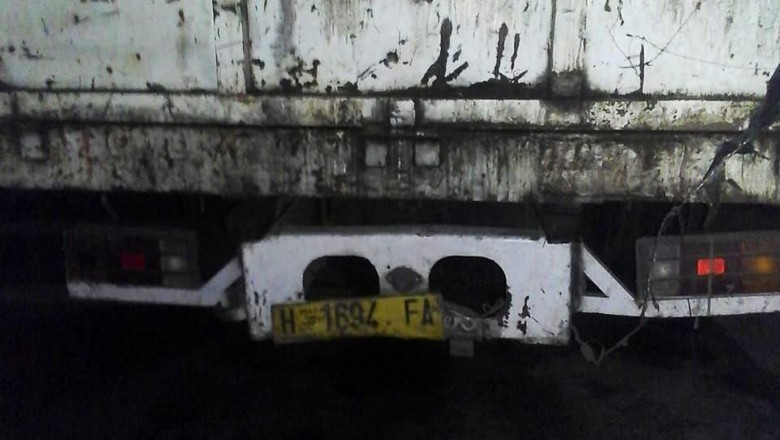 Kecelakaan Truk vs Motor di Cakung, Satu Orang Tewas Kecelakaan Truk vs Motor di Cakung, Satu Orang Tewas