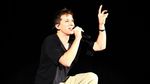 Aksi Penuh Pesona Charlie Puth Konser di Jakarta