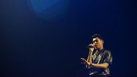 Hari ini spesial banget buat Jaz. Tepuk tangan dong buat kalian semua. Selain Jaz jadi opening act Charlie Puth, tanggal 16 Jaz juga baru ngerilis lagu baru, ucap Jaz di atas panggung ICE BSD, Tangerang Selatan, Jumat (16/11/2018). Foto: Grandyos Zafna/detikcom