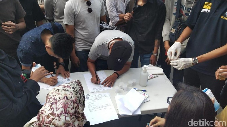Razia di Kampus, Polisi Temukan 2 Eks Mahasiswa Bawa LSD Razia di Kampus, Polisi Temukan 2 Eks Mahasiswa Bawa LSD