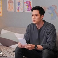 Tak hanya jago berakting, So Ji Sub juga memiliki banyak talenta, diantaranya yakni menyanyi hip hop dan merilis banyak video musik, serta model. Foto: Instagram @mbcdrama_now