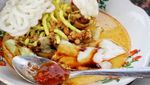 Habis Olahraga Paling Mantap Sarapan Lontong Kari yang Gurih Pedas