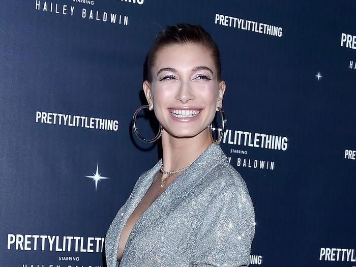 WEST HOLLYWOOD, CA - NOVEMBER 05:  Hailey Baldwin arrives at PrettyLittleThing X Hailey Baldwin at Catch on November 5, 2018 in West Hollywood, California.  (Photo by Gregg DeGuire/Getty Images)