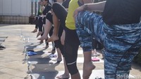 Padahal yoga lebih dari sekedar olahraga, tak hanya fisik namun juga mental kita digenjot agar makin sehat dan bugar. (Foto: Frieda Isyana Putri/detikHealth)