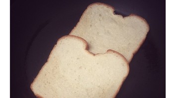 Notch bukan cuma ada di ponsel. Sarapan pun punya notch. (Foto: Internet/Twitter)