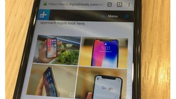 Saking kepingin ponselnya punya notch seperti teman-temannya, ada yang sampai pasang selotip segala nih. (Foto: Internet/9Gag)