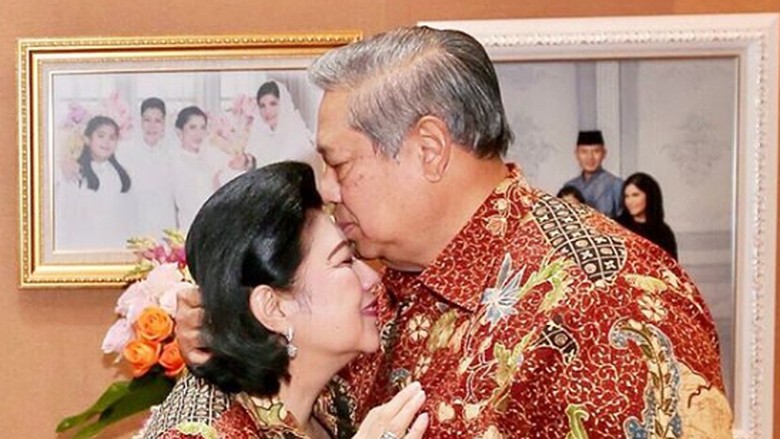 Ketika SBY mengobati kesedihan Ani Yudhoyono/ Foto: Instagram Ketika SBY mengobati kesedihan Ani Yudhoyono/ Foto: Instagram