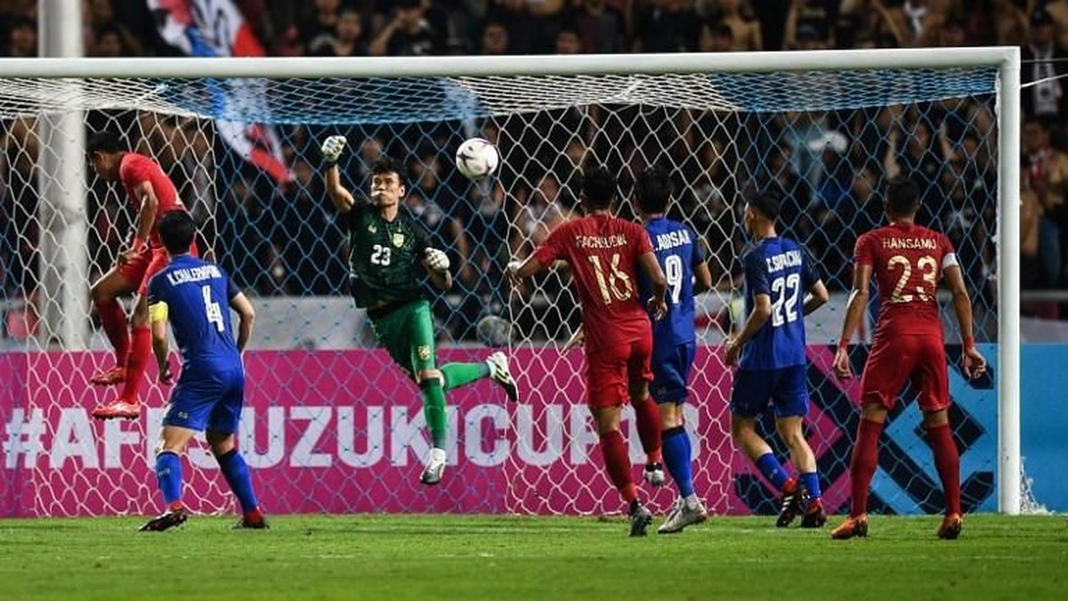 Indonesia dikalahkan Thailand 2-4 di laga ketiga Grup B Piala AFF 2018 (Foto: Chalinee THIRASUPA/AFP)