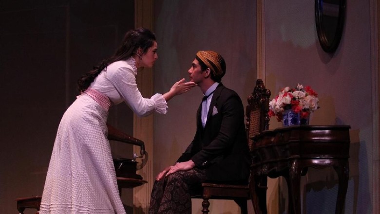 Reza Rahadian Punya Ritual Khusus Sebelum Main Teater Reza Rahadian Punya Ritual Khusus Sebelum Main Teater