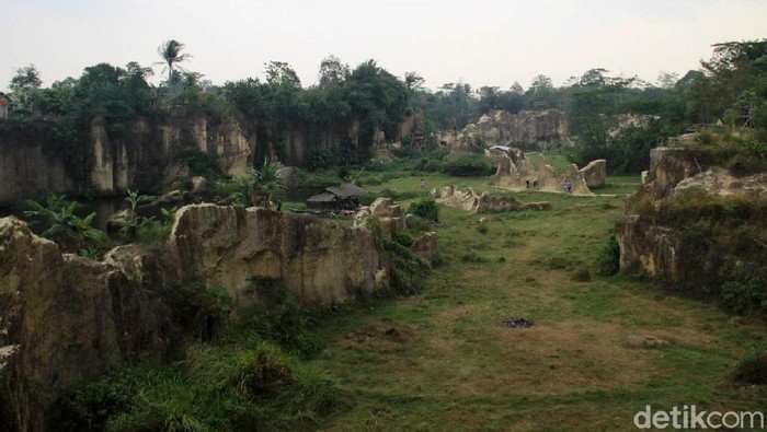 Tebing Koja, Destinasi Wisata Cantik di Tangerang Destinasi wisata yang cantik namun murah meriah ada di Kabupaten Tangerang, Banten. Tebing Koja namanya, yuk kita lihat.