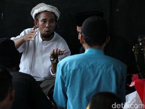 Cerita Pendiri Pondok Tasawuf Diselamatkan Anak Punk dari Kerusuhan