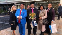 Felicia adalah putri satu-satunya Hotman Paris. Ia dekat dengan ayah, ibu dan dua saudara laki-lakinya yang juga sekolah hukum. Foto: Instagram feliciahutapeaaa