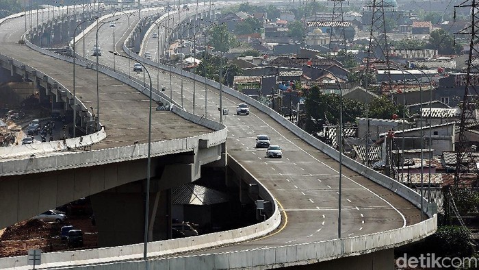Pengerjaan tol Bacakyu seksi 1 A Casablanca-Cipinang Melayu hampir rampung. Begini penampakannya.