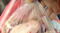 Setengah ekor ayam Rp 20 ribu.