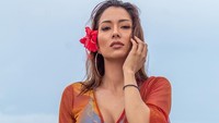 Ini gaya Elena saat main ke Taman Nasional Manuel Antonio, Kosta Rika. (elenacorreau/Instagram)