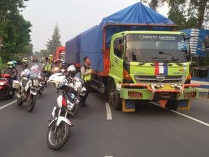 Mengkreng Padat, Kemacetan Mengular Hingga Tol Mojokerto-Kertosono