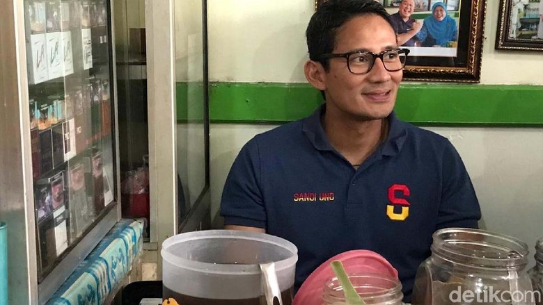 Sandiaga Cicipi Kupat Tahu Magelang Langganan SBY Sandiaga Cicipi Kupat Tahu Magelang Langganan SBY