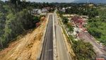 Jalan Perbatasan di Kalimantan Dilebarkan dan Dibikin Mulus