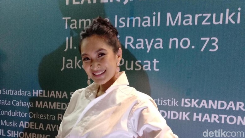 Happy Salma Ungkap Pentingnya Adaptasi Karya Sastra ke Panggung Happy Salma Ungkap Pentingnya Adaptasi Karya Sastra ke Panggung