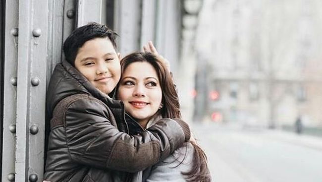 6 Momen Manis Cut Keke dan Anaknya yang Jarang Terekespos