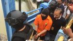 Penampakan Haris Pembunuh Satu Keluarga Cari Linggis di Kalimalang