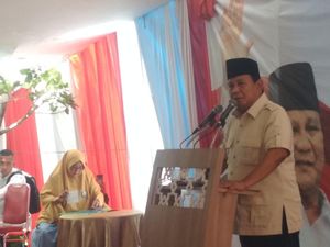 Sebut Air Laut Bisa Sampai Istana, Prabowo: Nanti Presiden Jalan Kaki