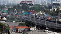 Kehadiran Tol Becakayu bisa mengurai kemacetan yang sangat menyiksa di jalur penghubung antara Bekasi dan Jakarta. Namun, dalam jangka panjang, jalan bebas hambatan ini adalah solusi terbaik untuk masyarakat.