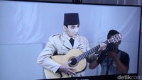 Selain itu, pengunjung juga bisa menyaksikan Maudy Koesnaedi membacakan surat Sjahrir, Harry Poeze memaparkan surat Tan Malaka, hingga Didit Aditya menampilkan solo biola lagu-lagu nasional.