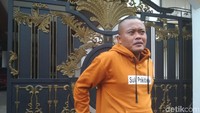 Ia juga menceritakan kerap digosipkan dekat dengan banyak perempuan usai resmi bercerai.  Foto: Hanif Hawari/ detikHOT