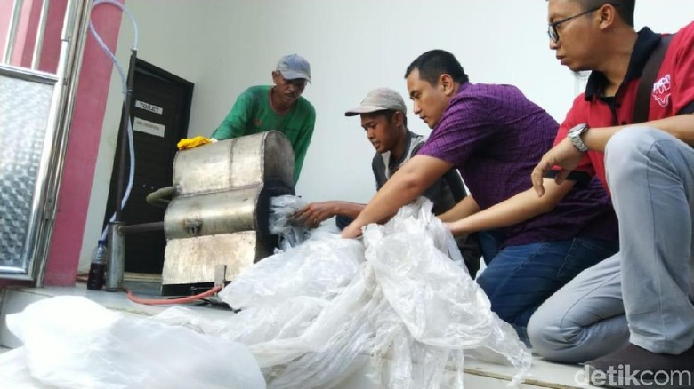 Di TPA Semarang Sampah Plastik Bisa Jadi Bahan Bakar Di TPA Semarang Sampah Plastik Bisa Jadi Bahan Bakar