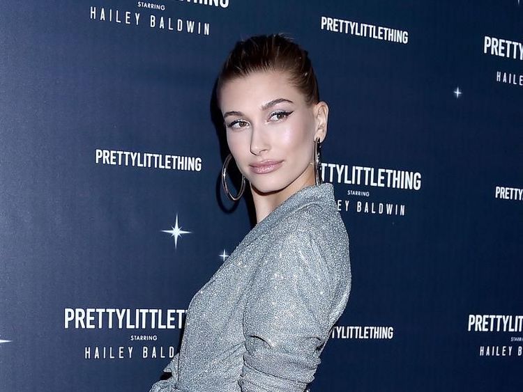 Si Seksi Hailey yang Kini Menyandang Nama Bieber