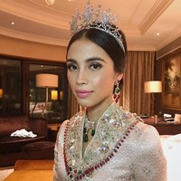 Wanita 24 tahun ini dikenal akan kecantikan wajahnya yang diwariskannya dari sang ibu, Julia Rais, aktris terkenal di Malaysia yang dikenal lewat film Suci Dalam Debu.  Foto: Dok. Instagram @imanabdullah