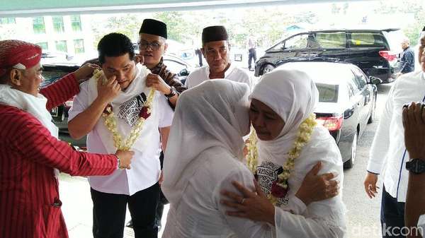 Rp 50 Ribu Dapat Apa? Khofifah: Kalau di Pasar Modern ya Terbatas Rp 50 Ribu Dapat Apa? Khofifah: Kalau di Pasar Modern ya Terbatas