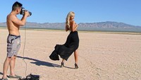 Atas pekerjaannya itu, membuat Jhenny mudah untuk berkeliling dunia sekalian traveling ke berbagai destinasi (Instagram/jhennyufc)