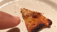 Ko di sisain ya. Selain ngopi ia juga doyan ngemil pizza lho. Foto: Instagram @jason_mraz