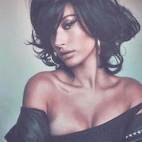 Hailey Baldwin mengubah namanya menjadi Hailey Bieber satu bulan setelah kabar pernikahan mereka terkuak di media. Keduanya terlihat di kantor catatan sipil Kota New York pada September kemarin. Foto: Dok. Instagram