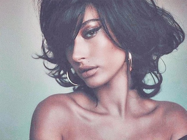 Hailey Baldwin mengubah namanya menjadi Hailey Bieber satu bulan setelah kabar pernikahan mereka terkuak di media. Keduanya terlihat di kantor catatan sipil Kota New York pada September kemarin. Foto: Dok. Instagram