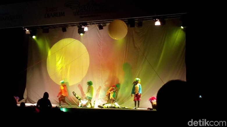 Terbaik di Jerman, Teater Tanah Air Pentaskan lagi Lakon Help di Kudus Foto: Akrom Hazami/ detikHOT Terbaik di Jerman, Teater Tanah Air Pentaskan lagi Lakon Help di Kudus Foto: Akrom Hazami/ detikHOT