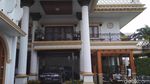 Deretan Mobil Komedian Sule di Rumah Barunya