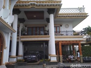 Penuhi Nazar, Sule Jual Mercy Demi Mobil Rp 2,8 Miliar Buat Anak
