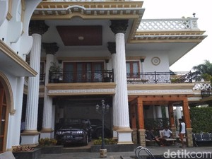 Penuhi Nazar, Sule Jual Mercy Demi Mobil Rp 2,8 Miliar Buat Anak
