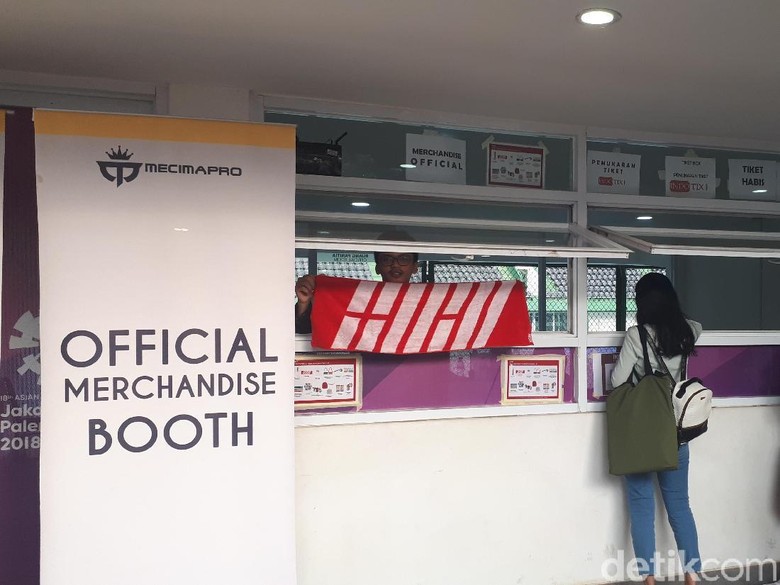 Yuk, Intip Merchandise yang Dijual di Konser iKON Jakarta! Yuk, Intip Merchandise yang Dijual di Konser iKON Jakarta!